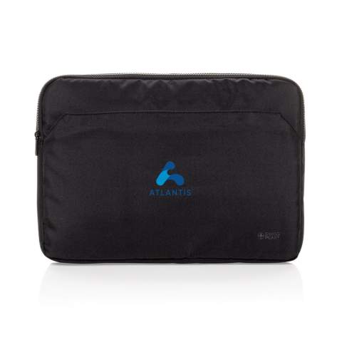 Schützen Sie Ihren Laptop stilvoll mit der Swiss Peak Aware™ RPET Essential 15.6" Laptop Sleeve. Dieses schlanke und moderne Sleeve aus 100% rPET mit passendem rPET-Futter sorgt dafür, dass Ihr Laptop sicher bleibt und gleichzeitig einen professionellen Look erhält. Es hat eine Reißverschlusstasche auf der Vorderseite für den einfachen Zugriff auf Ihre wichtigsten Utensilien und ein Hauptfach, in das moderne 15,6" Laptops sicher verstaut werden können. Diese Laptoptasche ist perfekt für Geschäftsleute und bietet sowohl Funktionalität als auch Stil. Hergestellt aus recyceltem Polyester, das mit dem AWARE™-Tracer versehen ist. 2% des Erlöses aus jedem verkauften Produkt mit AWARE™ werden an Water.org gespendet. PVC-frei.<br /><br />FitsLaptopTabletSizeInches: 15.6<br />PVC free: true