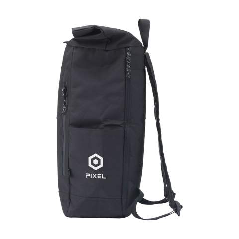 WoW! Praktische, stevige en waterafstotende urban ‘roll-top’ cooler rugzak van RPET-polyester. De rugzak heeft een groot binnenvak met een speciaal koelcompartiment. Het koelvak is snel bereikbaar via de bovenzijde van de tas of via een praktische en waterdichte rits aan de achterzijde. De ideale tas voor outdoor activiteiten, picknicks and food-delivery. Inclusief ritsvak aan de voorzijde, 2 zijvakken, foam rugzijde met gewatteerde, verstelbare schouderriemen, draaglus en een rolsluiting met handig kliksysteem aan de bovenzijde. Inhoud ca. 30 liter.