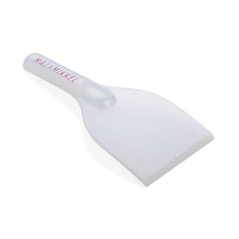 PS material semi transparent ice scraper with 0.6 edge thickness.