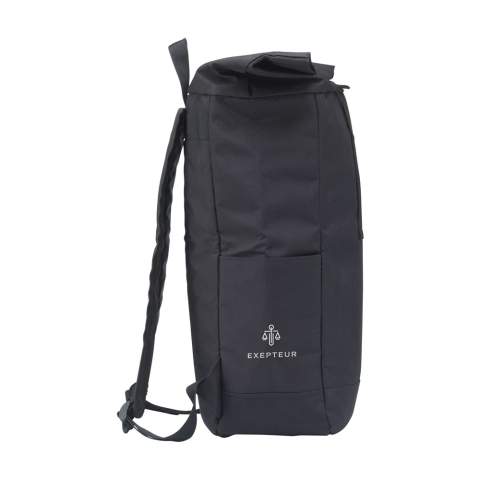 WoW! Praktische, stevige en waterafstotende urban ‘roll-top’ cooler rugzak van RPET-polyester. De rugzak heeft een groot binnenvak met een speciaal koelcompartiment. Het koelvak is snel bereikbaar via de bovenzijde van de tas of via een praktische en waterdichte rits aan de achterzijde. De ideale tas voor outdoor activiteiten, picknicks and food-delivery. Inclusief ritsvak aan de voorzijde, 2 zijvakken, foam rugzijde met gewatteerde, verstelbare schouderriemen, draaglus en een rolsluiting met handig kliksysteem aan de bovenzijde. Inhoud ca. 30 liter.