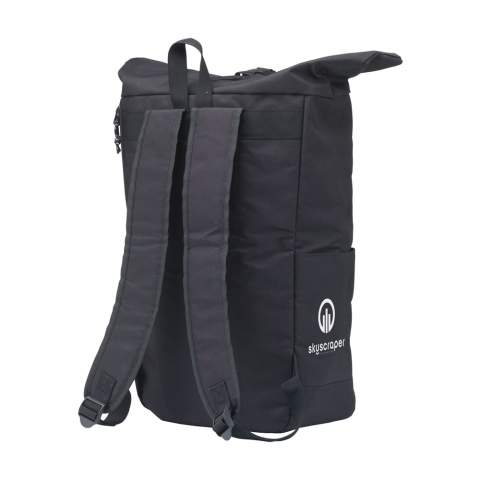 WoW! Praktische, stevige en waterafstotende urban ‘roll-top’ cooler rugzak van RPET-polyester. De rugzak heeft een groot binnenvak met een speciaal koelcompartiment. Het koelvak is snel bereikbaar via de bovenzijde van de tas of via een praktische en waterdichte rits aan de achterzijde. De ideale tas voor outdoor activiteiten, picknicks and food-delivery. Inclusief ritsvak aan de voorzijde, 2 zijvakken, foam rugzijde met gewatteerde, verstelbare schouderriemen, draaglus en een rolsluiting met handig kliksysteem aan de bovenzijde. Inhoud ca. 30 liter.