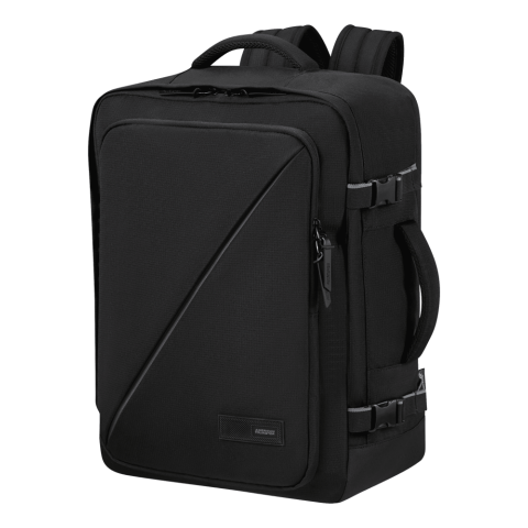 Take2Cabin en je bent vertrokken! Dit is onze nieuwste business en lifestyle collectie voor young professionals die op zoek zijn naar een compacte, handige rugzak. De business rugzak kan dankzij de gecoate stof elk weer aan en is uitgerust met een USB-aansluiting. Zo laad je al je mobiele toestellen moeiteloos op onderweg. Bij alle modellen – stuk voor stuk uitstekend georganiseerd – kun je makkelijk bij het hoofdvak. Trek je Take2Cabin rugzak aan en spring op het vliegtuig, de bus, de trein of je fiets!