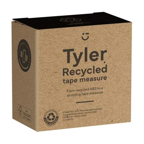 WoW! Mètre-ruban en plastique ABS recyclé. Le ruban en acier dur mesure 3 mètres de long sur 1,6 cm de large. La mesure est indiquée en centimètres. Ce mètre-ruban est doté d'un clip ceinture et d'un bracelet en polyester. Calibré selon les normes européennes. Certifié RCS. Matière recyclée totale : 20%. Chaque article est fourni dans une boite individuelle en papier kraft marron.