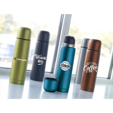 WoW! Bouteille thermo à double paroi en acier inoxydable recyclé et isolé sous vide. Avec bouchon/gobelet et système verseur pratique. Anti-fuite. Finition métallique. Anti-fuite. Ne passe pas au lave-vaisselle. Certifié RCS. Matière recyclée totale : 69%. Capacité 500 ml.     L'inox peut être recyclé à l'infini tout en conservant la qualité du matériau. En utilisant de l'acier inoxydable recyclé, on a besoin de moins de nouvelles matières premières. Cela signifie moins de consommation d'énergie, moins d'utilisation d'eau et une réduction des émissions de CO2. Chaque article est fourni dans une boite individuelle en papier kraft marron.
