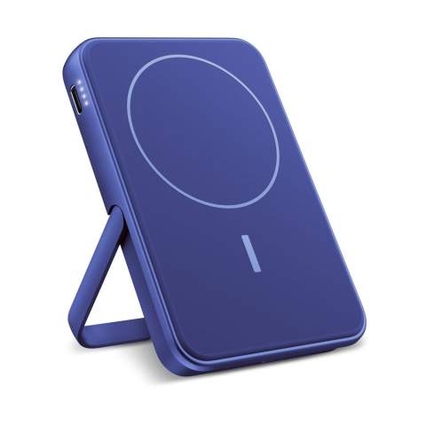 An ultra-thin Magnetic Wireless Powerbank of 5000 mAh. This is the ideal solution for wireless charging when you are on the go. Thanks to the strong magnets, it stays firmly attached to your phone or case with magnet function (iPhone 12 and later). The Powerbank is made of lightweight materials. With its rounded corners and metallic finish, it is an eye-catcher! Wireless output 5W/7.5W. Total output 5V/3A. Suitable for all phones and other products that support wireless and USB-C charging up to a maximum of 20W PD.
