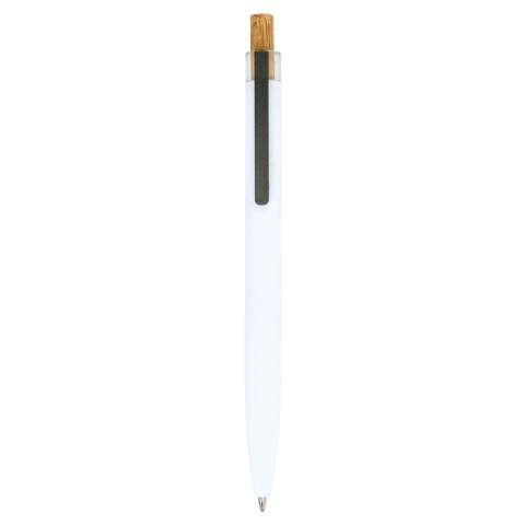 Le stylo à bille Kalmar offre un design élégant pour une expérience d'écriture fluide et fiable. Fabriqué à partir d'aluminium recyclé, il offre un agréable toucher et un poids satisfaisant dans votre main lorsque vous écrivez.