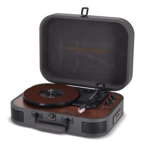 Ervaar de nostalgische charme van vinyl met deze Muse Koffer platenspeler. De ideale combinatie van vintage en modern gemak. Geniet van de warme klanken van vinylplaten. 
De ingebouwde luidsprekers leveren helder en gebalanceerd geluid met een uitgangsvermogen van 2x5W, ideaal voor snelle luistersessies. Met de Bluetooth Out-functie streamt u moeiteloos naar draadloze luidsprekers of hoofdtelefoons, terwijl de USB-codering het eenvoudig maakt om uw favoriete albums om te zetten naar digitaal MP3-formaat. Maak van elke luisterervaring een vintage feestje.