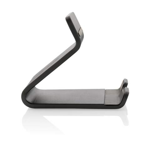 Aluminium phone stand made with RCS (Recycled Claim Standard) certified recycled aluminium and TPU. Total recycled content: 100% based on total item weight. RCS certification ensures a completely certified supply chain of the recycled materials. Aluminium does not lose its characteristics in the recycling process and can be recycled endlessly. Compatible with all phone sizes and tablets. Packed in FSC® mix packaging.<br /><br />PVC free: true