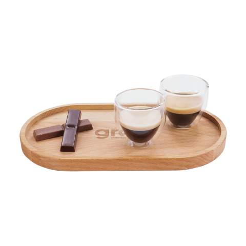Luxe serveertray van gestoomd beukenhout. Perfect voor het presenteren van hapjes en ideaal voor het stijlvol serveren van koffie of thee. De ovale tray heeft een trendy design met opstaande rand. Het hout is afkomstig uit Europese bossen. Made in Europe.