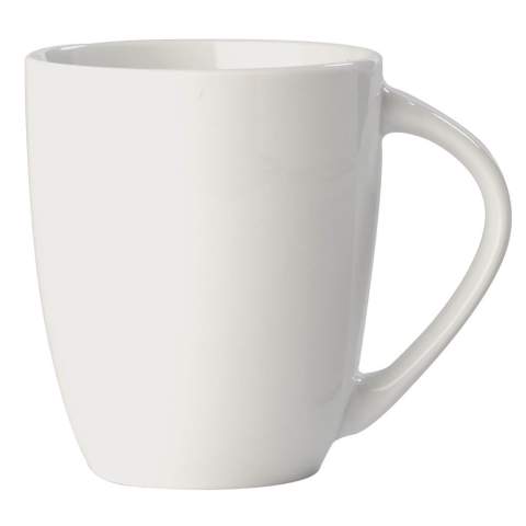 Tasse blanche en porcelaine. Style conique avec une grande anse.