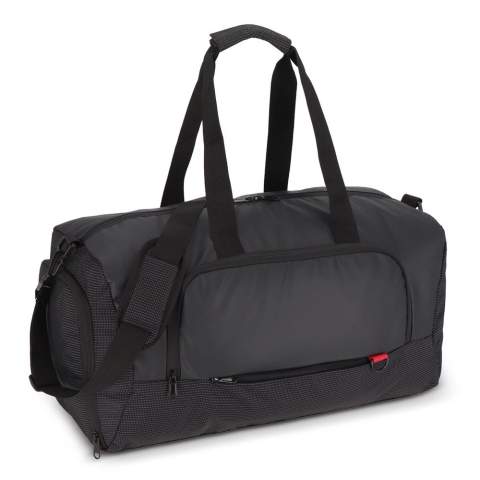 Diese Wochenendtasche besteht aus luxuriösem Jacquard und PU-beschichtetem 600D-Material für ein langlebiges und stilvolles Design. Sie verfügt über ein praktisches seitliches Schuhfach, eine geräumige Vordertasche für einfachen Zugriff und eine verdeckte Vordertasche für zusätzliche Sicherheit. Die Tasche verfügt über verstellbare und abnehmbare Schultergurte sowie Haltegriffe für vielseitige Trageoptionen. Im Inneren befinden sich zwei Zubehörtaschen für kleinere Gegenstände, die alle mit 210D-Gewebe ausgekleidet sind. Ideal für Reisen und den täglichen Gebrauch.