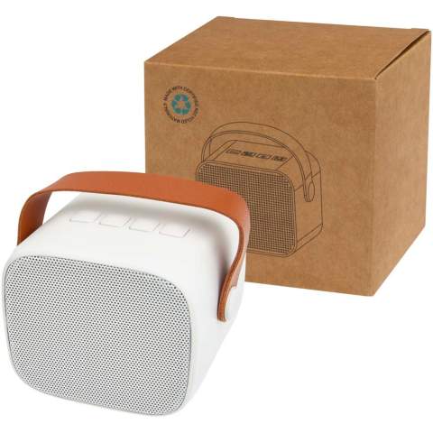 Der kabellose Diya Lautsprecher besteht aus recyceltem Kunststoff und ist mit einer Schlaufe aus PU-Leder ausgestattet, das den Transport erleichtert. Er sorgt für einen kräftigen 3-Watt-Sound und unterstützt die MP3-Wiedergabe über Micro-SD. Genießen Sie nahtlose Verbindung mit einer Line-In-Option und laden Sie ihn mühelos über den Typ-C-Ladeanschluss auf. Die Wiedergabezeit bei maximaler Lautstärke beträgt ca. 3 Stunden und der Lautsprecher kann in ca. 2 Stunden von 0 auf 100 % aufgeladen werden.