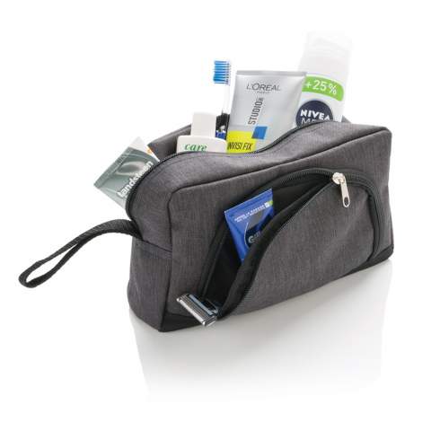 Two tone 600D polyester toiletry bag with enough space for all your beauty products and make-up. PVC free.<br /><br />PVC free: true
