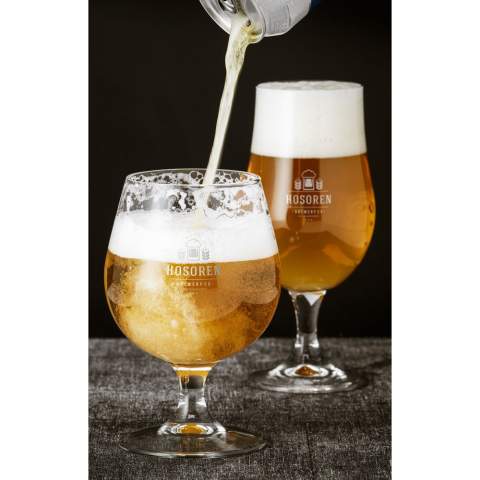Hohes Bierglas mit Standfuß. Fassungsvermögen 370 ml. Hergestellt in Europa.