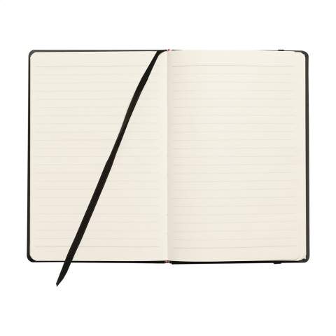 Bloc-notes compact format A5 avec environ 96 feuilles / 192 pages de couleur crème, papier ligné (80 g/m²) certifié FSC Mix. Avec reliure et couverture rigide, poche de rangement, fermeture élastique et marque-page ruban en soie.