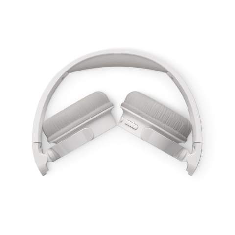 Légers, confortables et pliables, ces écouteurs sans fil sont parfaits pour une utilisation quotidienne. La technologie Dynamic Bass offre des basses plus profondes, même à faible volume. Avec jusqu'à 25 heures d'autonomie, vous pouvez écouter un large éventail de listes de lecture. Vous pouvez charger complètement les écouteurs en 2 heures via l'USB-C, et après 15 minutes de charge, vous pouvez écouter de la musique pendant une heure. Vous pouvez facilement avoir des conversations claires grâce au microphone intégré, et vous pouvez gérer les appels, régler le volume ou contrôler les fonctions de lecture via le bouton multifonction pratique situé sur l'oreillette droite.