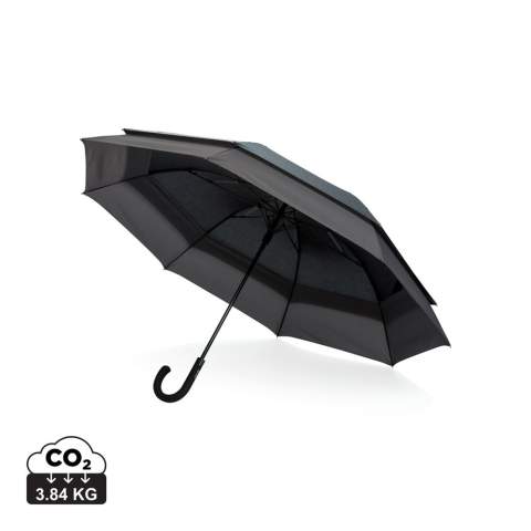 Parapluie à ouverture automatique et fermeture manuelle conçu pour être à la fois compact et spacieux, offrant une protection suffisante contre la pluie. Lorsqu'il est plié, il est aussi petit et léger qu'un parapluie de taille 23", ce qui le rend facile à transporter. Lorsqu'il est ouvert, le parapluie se déploie automatiquement pour atteindre une taille de 27 pouces, offrant ainsi une protection suffisante pour deux personnes. Il est doté d'un manche en métal, de baleines en fibre de verre et d'embouts en PP, ainsi que d'une poignée noire mate. La fonction anti-tempête garantit que vous resterez au sec. Fabriqué avec le traceur AWARE™ qui valide l'utilisation authentique de matériaux recyclés. 100 % polyester recyclé 190T pongé. 2 % des recettes de chaque produit Aware™ vendu seront reversés à Water.org.<br /><br />UmbrellaMechanism: Ouvrir automatiquement, fermer manuellement<br />IsStormproof: true