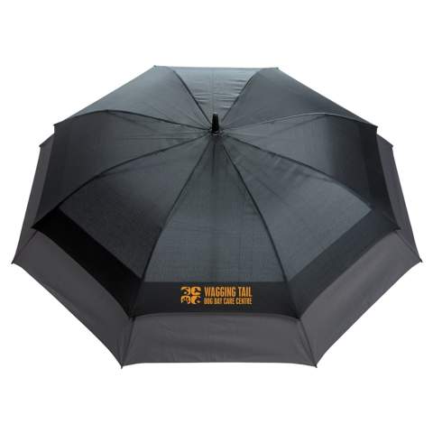 Parapluie à ouverture automatique et fermeture manuelle conçu pour être à la fois compact et spacieux, offrant une protection suffisante contre la pluie. Lorsqu'il est plié, il est aussi petit et léger qu'un parapluie de taille 23", ce qui le rend facile à transporter. Lorsqu'il est ouvert, le parapluie se déploie automatiquement pour atteindre une taille de 27 pouces, offrant ainsi une protection suffisante pour deux personnes. Il est doté d'un manche en métal, de baleines en fibre de verre et d'embouts en PP, ainsi que d'une poignée noire mate. La fonction anti-tempête garantit que vous resterez au sec. Fabriqué avec le traceur AWARE™ qui valide l'utilisation authentique de matériaux recyclés. 100 % polyester recyclé 190T pongé. 2 % des recettes de chaque produit Aware™ vendu seront reversés à Water.org.<br /><br />UmbrellaMechanism: Ouvrir automatiquement, fermer manuellement<br />IsStormproof: true