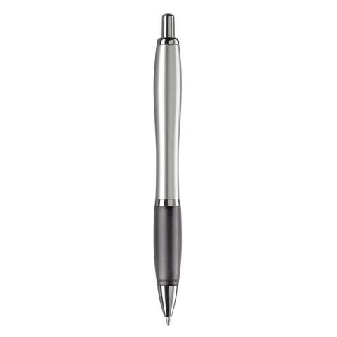 Stylo de couleur argent avec clip en métal. Existe en différentes couleurs.  Cartouche d'encre bleue. Mécanisme en push. Marquage en tampographie ou en sérigraphie. Audit BSCI. Tous nos produits sont testés et certifiés, et répondent  aux normes sociales. 