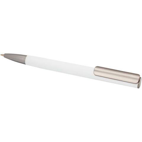 Kugelschreiber mit Schaft aus recyceltem Aluminium und silberfarbenem Clip aus ABS Kunststoff. Tintenfarbe: Blau. Schreiblänge: 800 Meter. Schreibspitze: 1 mm.