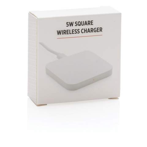 Chargeur à induction 5W en ABS pour charger votre téléphone sans câble. Le voyant LED s'allume lorsque l'appareil se charge. Compatible avec tous les appareils QI comme Android dernière génération, iPhone 8 et plus.  Entrée: 5V/2A. Sortie : 5/1A - 5W. Câble micro USB de 50cm en TPE inclus.<br /><br />WirelessCharging: true