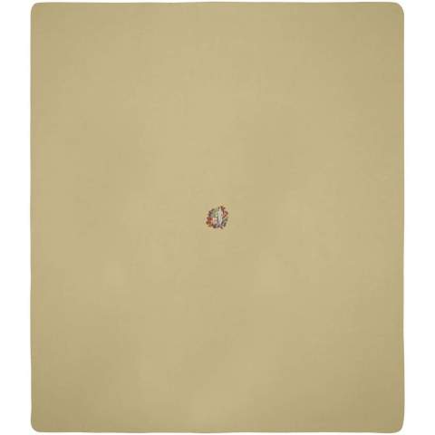 Mit der 250 x 220 cm großen Huggy Karodecke ist es ein Leichtes, jemandem die nötige Umarmung zu schenken. Die einfarbig karierte Decke besteht aus 100 % Polar Fleece (200 g/m²), einem weichen und kuscheligen Material, das schnell die nötige Wärme spendet und die Körperwärme speichert. In der praktischen Tasche mit Kordelzug lässt sich die Decke zusammenrollen und verstauen.