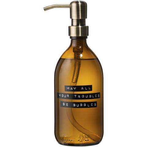 Distributeur de savon en verre élégant (500 ml) pour la salle de bain, la cuisine ou les toilettes. Cette pompe à savon de luxe est remplie et fournie avec du savon pour les mains végétalien avec une odeur agréable de bambou qui nettoie et prend soin de vos mains. La pompe de ce distributeur de savon de luxe est en acier inoxydable avec une finition en laiton élégante. Une fois terminé, le distributeur peut être facilement rechargé. Fabriqué aux Pays-Bas.