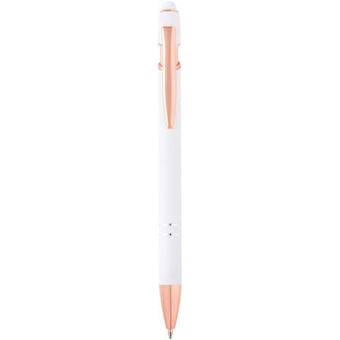 Le  stylo bille Nanna avec finition or rose est pourvu d’un corps en aluminium recyclé et d’un stylet tactile en silicone. L’aluminium recyclé réduit également la quantité de déchets dans les décharges et contribue ainsi à la conservation des ressources naturelles, tout en réduisant les émissions de gaz à effet de serre. Couleur de l'encre : Bleue. Longueur d'écriture : 800 mètres. Taille de la plume : 1,0 mm.