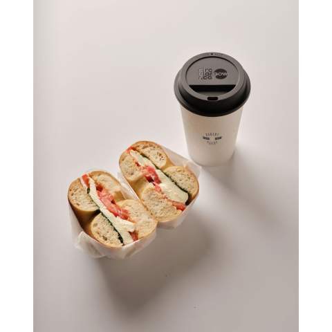 Dubbelwandige, circulaire herbruikbare koffie to-go beker met deksel. Een product van het merk Circular&Co. De buitenste isolerende laag van deze beker is gemaakt van gebruikte single-use koffiebekers. Met binnenwand en deksel met drinkopening van PP. De Now Cup is geïsoleerd waardoor je handen koel blijven en je koffie of thee warm. Lekvrij. 100% recyclebaar. Vaatwasserbestendig. Voor behoud van de opdruk wordt met de hand afwassen aanbevolen. Inhoud 340 ml. Made in the UK.      EXTRA INFO: Bij een minimale afname van 5.000 stuks is het deksel van dit product verkrijgbaar in elke PMS-kleur. Zo creëer je een perfecte match tussen product en opdruk. Per stuk verpakt.