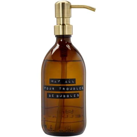 Distributeur de savon en verre élégant (500 ml) pour la salle de bain, la cuisine ou les toilettes. Cette pompe à savon de luxe est remplie et fournie avec du savon pour les mains végétalien avec une odeur agréable de bambou qui nettoie et prend soin de vos mains. La pompe de ce distributeur de savon de luxe est en acier inoxydable avec une finition en laiton élégante. Une fois terminé, le distributeur peut être facilement rechargé. Fabriqué aux Pays-Bas.