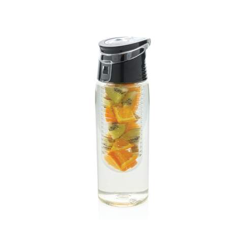 Trendy infuser bottle to flavour your water with your favourite fruit or herbs. The body is made out of tritan material so it is scratch proof and durable. The lid is made out of ABS and has a locking system so you can take your flavoured water wherever you go. Capacity 700 ml.