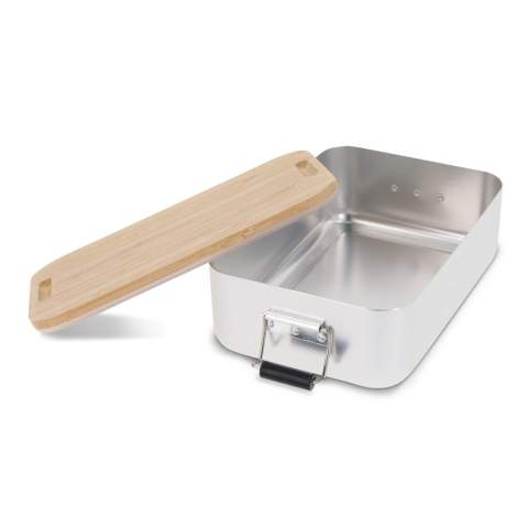 Diese stilvolle Lunchbox eignet sich zum Transportieren Ihres Mittagessens oder Frühstücks. Der Aluminiumbehälter wird mit einem Bambusdeckel verschlossen.