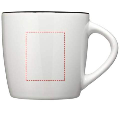 Boire du café dans un mug au design élégant a toujours meilleur goût. Alors pourquoi ne pas choisir le mug en céramique Aztec ? L'extérieur brillant offre suffisamment d'espace pour ajouter un logo ou un message, et l'accent de couleur à l'intérieur met encore plus en valeur le mug de 340 ml. Le mug Aztec (y compris l'impression) peut être mis au lave-vaisselle conformément à la norme EN12875-1 pour au moins 125 lavages. 