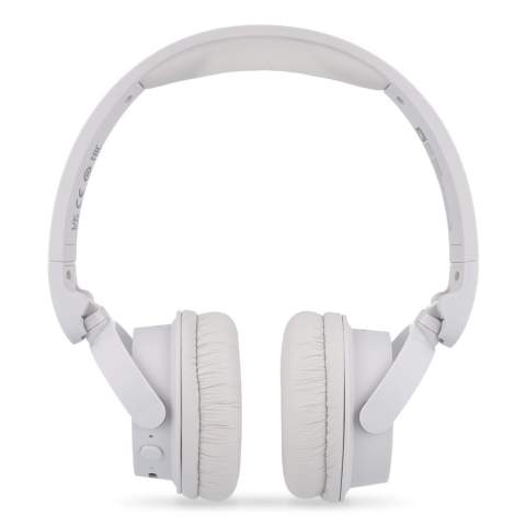 Ce casque sans fil est léger, confortable et pliable, ce qui le rend parfait pour une utilisation quotidienne. Grâce à la technologie Dynamic Bass, vous profiterez de basses profondes, même à faible volume. Une autonomie de 55 heures vous permet d'écouter toutes vos listes de lecture préférées. Le chargement ne prend que 2 heures via l'USB-C, et après 15 minutes de charge, vous bénéficiez de 2 heures de lecture supplémentaires. Le microphone intégré garantit des conversations claires, et le bouton multifonction situé sur l'oreillette droite vous permet de gérer facilement les appels, le volume et la musique. Grâce à la connectivité Bluetooth avancée, vous pouvez vous connecter à deux appareils en même temps, afin de profiter de votre musique ou de vos podcasts sans interruption. Vous pouvez également régler les paramètres sonores grâce à l'application Philips gratuite.