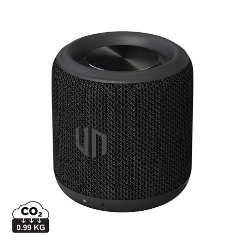 Neem een goed kijkje naar de Oceanside. Deze 3W-speaker is zakformaat, maar creëert overal waar je gaat een krachtig geluid! Waar komt die bas vandaan? Oceanside levert dit zelfs met zijn kleine maar krachtige subwoofer. In tegenstelling tot veel andere kleine speakers speelt Oceanside tot wel 17 uur (op 50% volume), zodat je urenlang kunt blijven genieten. Oceanside is gemaakt van RCS (Recycled Claim Standard) gecertificeerd gerecycled ABS en gerecycled PET. Het totale gerecyclede gehalte: 39% op basis van het totale gewicht van het product. Urban Vitamin-artikelen worden geproduceerd zonder PVC en verpakt in plastic gereduceerde verpakkingen.<br /><br />NumberOfSpeakers: 1<br />SpeakerOutputW: 3.00<br />PVC free: true