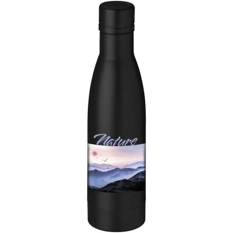 Gardez vos boissons chaudes pendant 12 heures ou froides pendant 48 heures avec la bouteille isotherme sous vide et couche de cuivre* Vasa. Avec double paroi et fabriquée en acier inoxydable avec isolation sous vide et une paroi intérieure plaquée cuivre, ce qui signifie que votre boisson reste très chaude ou glacée selon vos besoins. Sans BPA, testée et approuvée par la législation allemande sur la sécurité alimentaire (LFGB), et testée pour la teneur en phtalates conformément à la réglementation REACH. Capacité : 500 ml. Livrée dans une boîte cadeau.