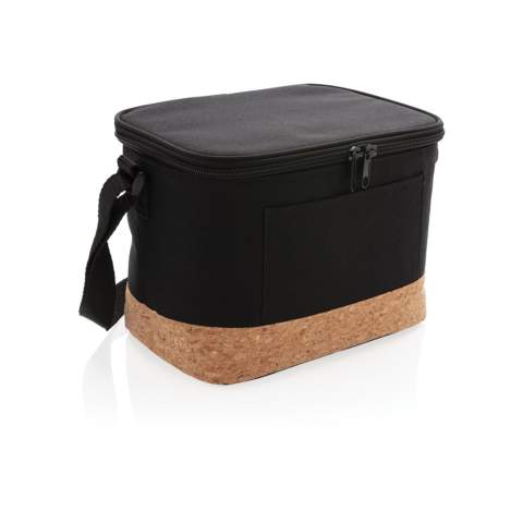 Halten Sie Ihre Getränke und Essen auf Temperatur bis Sie sie genießen möchten. Diese Kühltasche für bis zu 6 Dosen hat einen Schultergurt um sie auf vielerlei Arten tragen zu können.