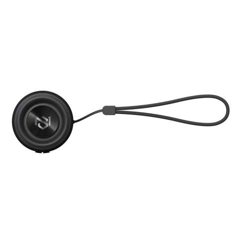 Neem een goed kijkje naar de Oceanside. Deze 3W-speaker is zakformaat, maar creëert overal waar je gaat een krachtig geluid! Waar komt die bas vandaan? Oceanside levert dit zelfs met zijn kleine maar krachtige subwoofer. In tegenstelling tot veel andere kleine speakers speelt Oceanside tot wel 17 uur (op 50% volume), zodat je urenlang kunt blijven genieten. Oceanside is gemaakt van RCS (Recycled Claim Standard) gecertificeerd gerecycled ABS en gerecycled PET. Het totale gerecyclede gehalte: 39% op basis van het totale gewicht van het product. Urban Vitamin-artikelen worden geproduceerd zonder PVC en verpakt in plastic gereduceerde verpakkingen.<br /><br />NumberOfSpeakers: 1<br />SpeakerOutputW: 3.00<br />PVC free: true