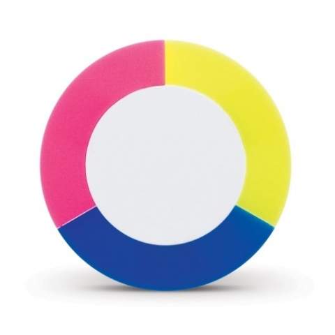 Round Toppoint designed highlighter with three writing colours. Large printing surface on the white body. Printing also possible with digital print or with a doming.