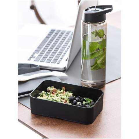 Bouteille de sport à simple paroi avec design simple. Dispose d’un couvercle anti-déversement avec bec à bascule. Capacité de 850 ml. Couleurs à mélanger et assortir pour créer la bouteille parfaite. Contactez-nous pour plus d'options de couleurs. Fabriqué au Royaume-Uni. Emballée dans un sac en plastique PE recyclé. Sans BPA.