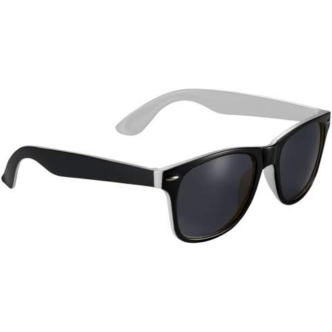 Sonnenbrille in zwei Farben, innen pop-up Farbe und  Kategorie 3 Gläser. EN ISO 12312-1 nd UV400 konform.