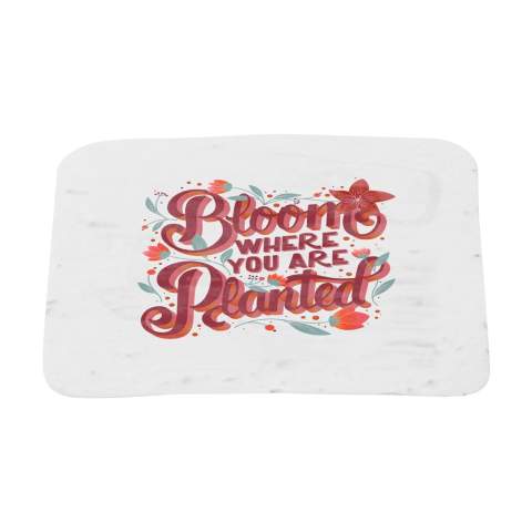 WoW! Vierkante onderzetters van biologisch afbreekbaar papier met bloemzaden (200 grams zaadpapier). Inclusief full colour opdruk op één zijde, die je volledig kunt afstemmen op je merk of boodschap. Een (full colour) opdruk op de tweede zijde is mogelijk tegen meerprijs.    De bloemenmix bestaat uit: Godetia, Mesembrantium,  Petunia, Gypsophila,  Antirrhinum, Allysum Bentany.    Na gebruik kunnen de onderzetters in de grond worden geplant, waar ze uitgroeien tot bloemen. Geef je merk kleur!     Door het verwerken van zaden en het gebruik van gerecyclede materialen zijn kleine oneffenheden in het materiaal zichtbaar. Made in Europe.