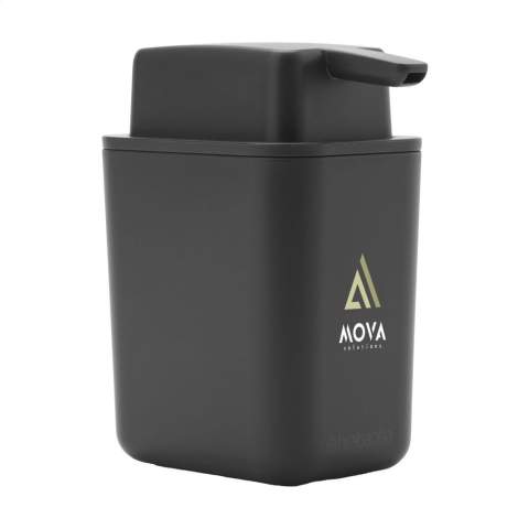 Brabantia zeepdispenser van kunststof, met afneembare bovenzijde en grote navulopening. Met drupvrije zeeppomp die gemakkelijk met één hand te bedienen is. Rechthoekig, ruimtebesparend ontwerp met antislip onderzijde. Gemaakt van corroseriebestendige materialen. Geschikt voor 200 ml handzeep of afwasmiddel. Het reservoir is vaatwasserbestendig. 96% recyclebaar. Met 5 jaar fabrieksgarantie.