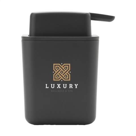 Brabantia zeepdispenser van kunststof, met afneembare bovenzijde en grote navulopening. Met drupvrije zeeppomp die gemakkelijk met één hand te bedienen is. Rechthoekig, ruimtebesparend ontwerp met antislip onderzijde. Gemaakt van corroseriebestendige materialen. Geschikt voor 200 ml handzeep of afwasmiddel. Het reservoir is vaatwasserbestendig. 96% recyclebaar. Met 5 jaar fabrieksgarantie.