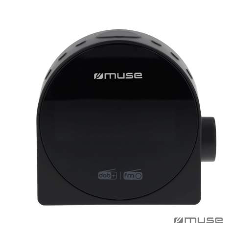 Laat u wekken door één van de 20 voorkeurszenders op deze wekkerradio of door de buzzer. Ook het dubbele alarm ontbreekt niet en door de aanwezigheid van de AUX-aansluiting kunt u een extern apparaat eenvoudig op deze wekkerradio aansluiten. De wekker werkt op netstroom en is voorzien van een back-up faciliteit (batterij).
