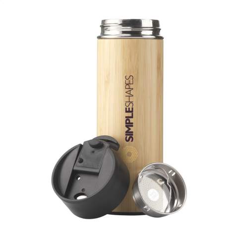 Doppelwandige, vakuumisolierte, auslaufsichere, Thermoflasche/ Thermobecher aus Edelstahl mit Bambus-Finish. Inklusive herausnehmbarem Teesieb aus Edelstahl. Nicht spülmaschinengeeignet. Fassungsvermögen 360 ml. Wird einzeln in einem Kraftkarton geliefert.