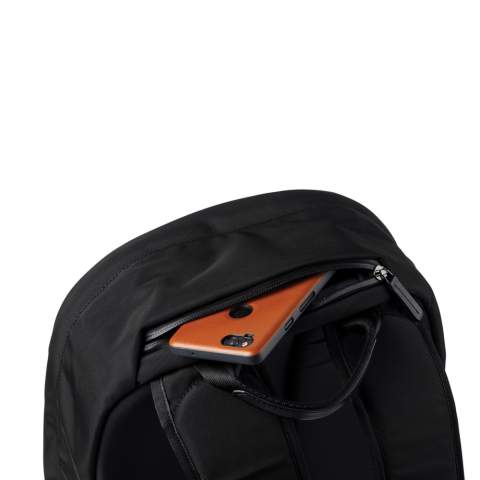 Für urbane Abenteurer, die einen zuverlässigen Alltagsbegleiter suchen. Fasst Laptops bis zu 16“. Gepolstertes iPad-/A5-Dokumentenfach mit Stifteinschub. Vordertasche und interne Netztasche mit Reißverschluss für Wertsachen. Wasserabweisende Tasche auf der Oberseite für kleines Karten und Schlüssel. Komfortable Schultergurte, verbessertes Rückenpolstersystem und Schnellzugriffsgriff. Wasserabweisendes Gewebe, hergestellt aus rPET. Internes Apple AirTag-Fach.<br /><br />FitsLaptopTabletSizeInches: 16.0