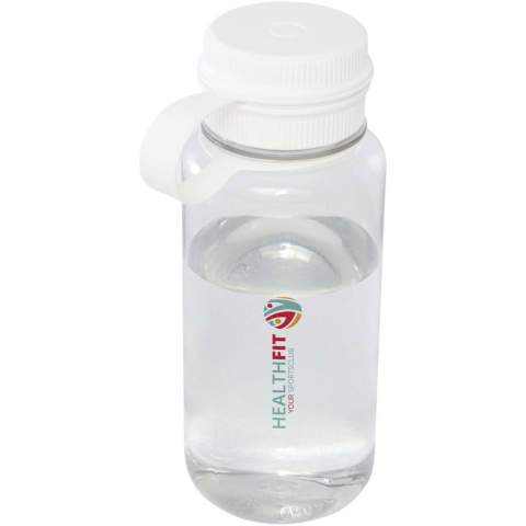 Einwandige Sportflasche aus RCS-zertifiziertem RPET mit Schraubverschluss und auslaufsicherem Deckel mit praktischem Tragegriff im Verschluss. Konstruktion mit zwei Öffnungen für einfache Reinigung und Befüllung. Entspricht dem von der EFSA (Europäische Behörde für Lebensmittelsicherheit) genehmigten PET-Recyclingverfahren. Fassungsvermögen: 900 ml.