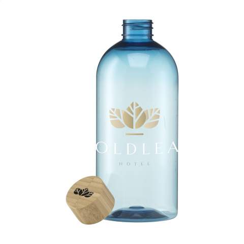 WoW! Water bottle made from 100% recycled Ocean Bound Plastic from Plastic Bank®. This bottle is supplied with a bamboo cap. Leak-proof and BPA-free. Capacity 500 ml. • With the purchase of this product you support Plastic Bank®. Plastic Bank® is an international organisation with two main goals. These goals concern us all, reducing poverty and reducing plastic waste in the oceans. Plastic Bank® pays people in developing countries to return plastic waste. This plastic is collected from beaches, rivers, riverbanks, landfills and from the shallow parts of the ocean. This helps prevent plastic waste from polluting the oceans. The collected plastic is sorted, cleaned and processed into granules. New products are then made from these granules and given the Social Plastic® label.