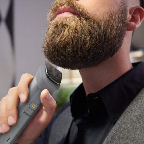 Perfectioneer je stijl met onze veelzijdige trimmer. Krijg precieze resultaten met DualCut-mesjes, antisliphandgreep en huidvriendelijk ontwerp. Trim baard, neus en meer. Gemakkelijk schoon te maken en mee te nemen. Een onmisbare grooming tool.